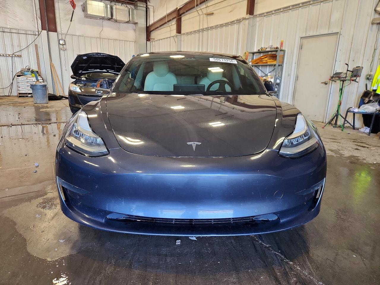 2018 Tesla Model 3 - Фото 5