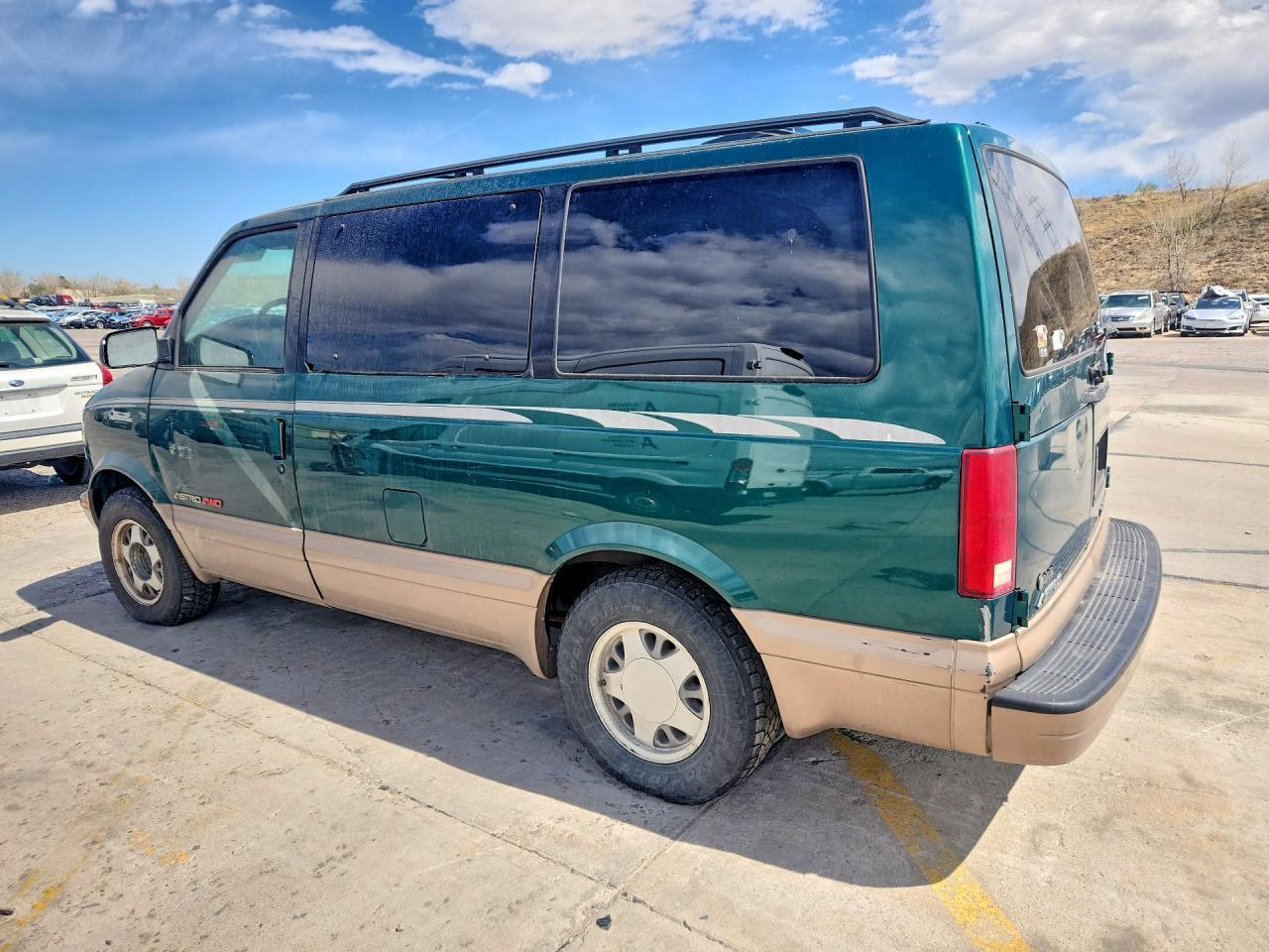 2000 Chevrolet Astro Van Delivery Van - Фото 2