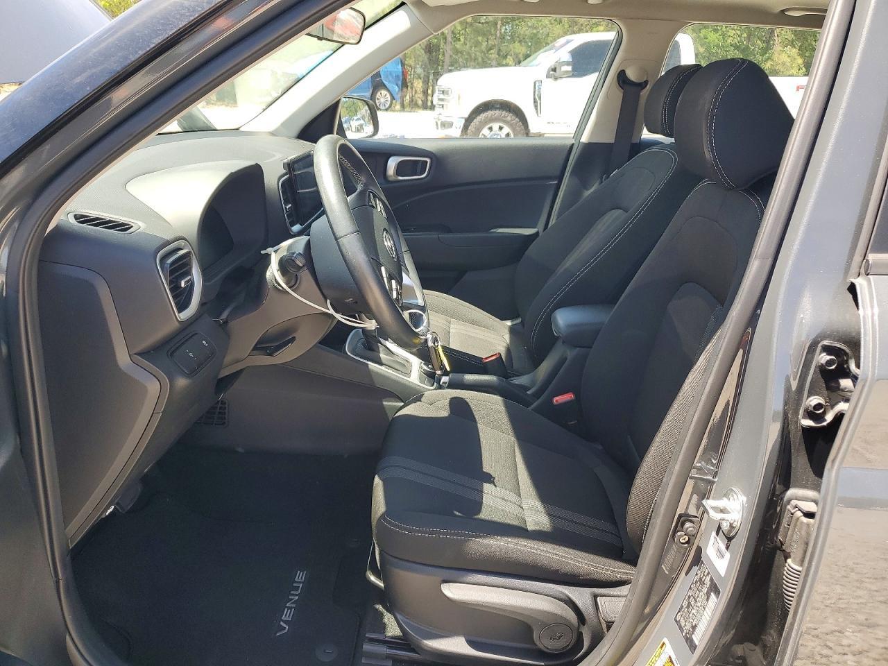 2024 Hyundai Venue Sel - Image 7
