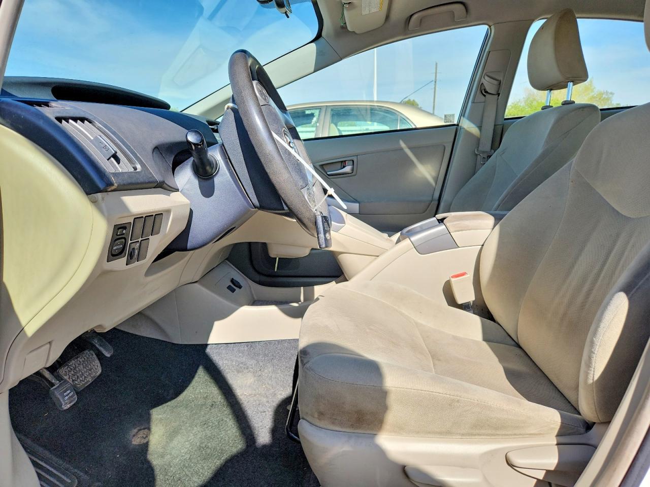 2014 Toyota Prius Two - Фото 7
