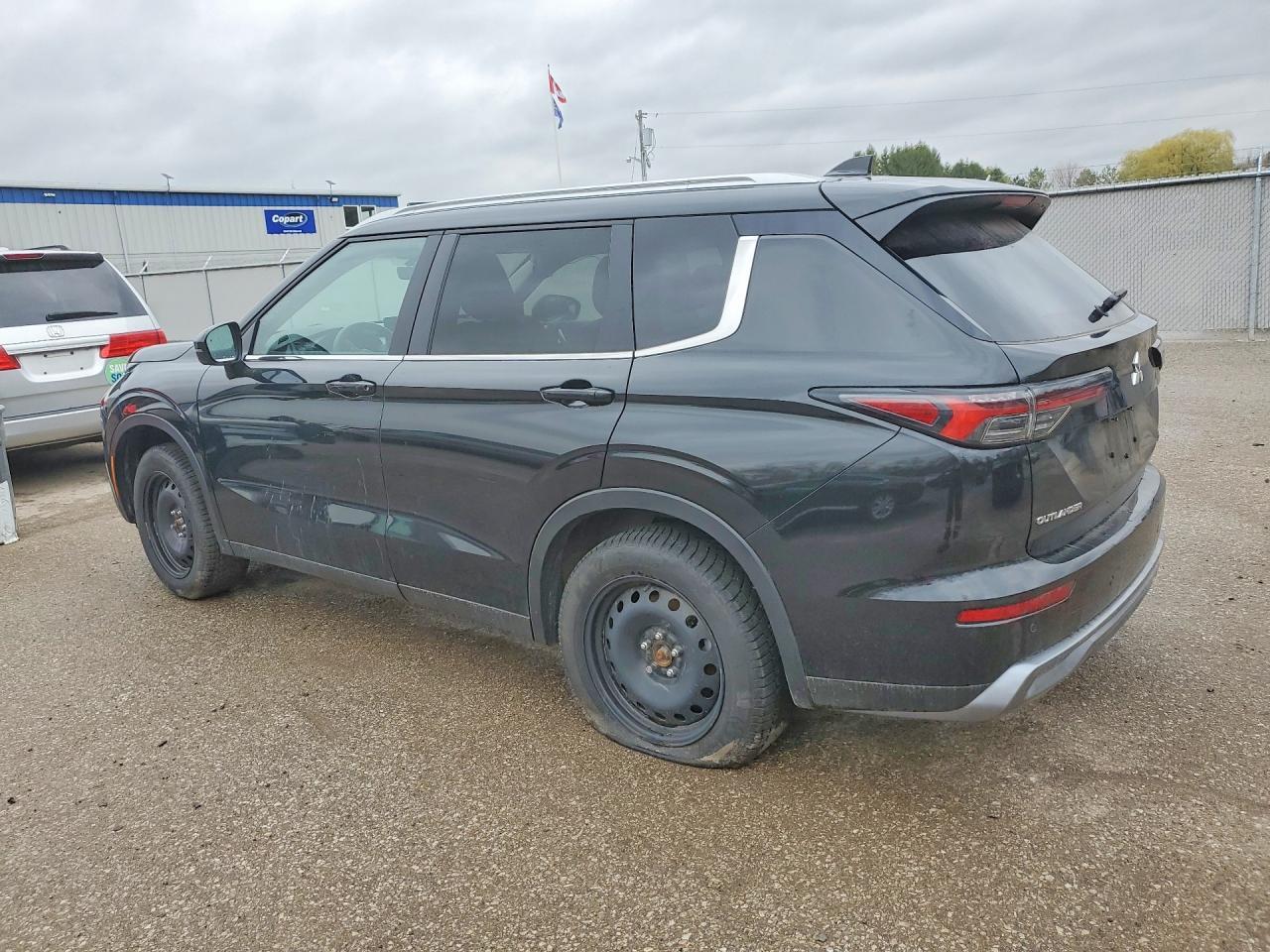 2025 Mitsubishi Outlander Se - Image 2