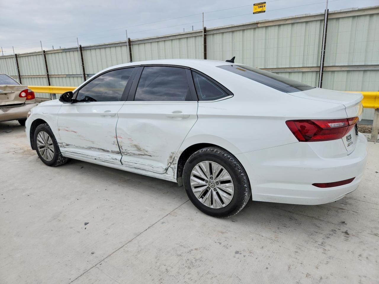 2020 Volkswagen Jetta - Image 2