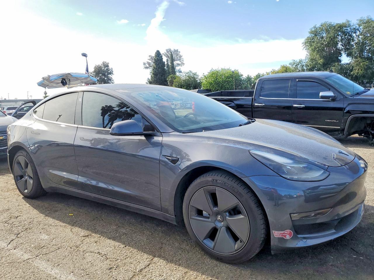 2023 Tesla Model 3 - Image 4