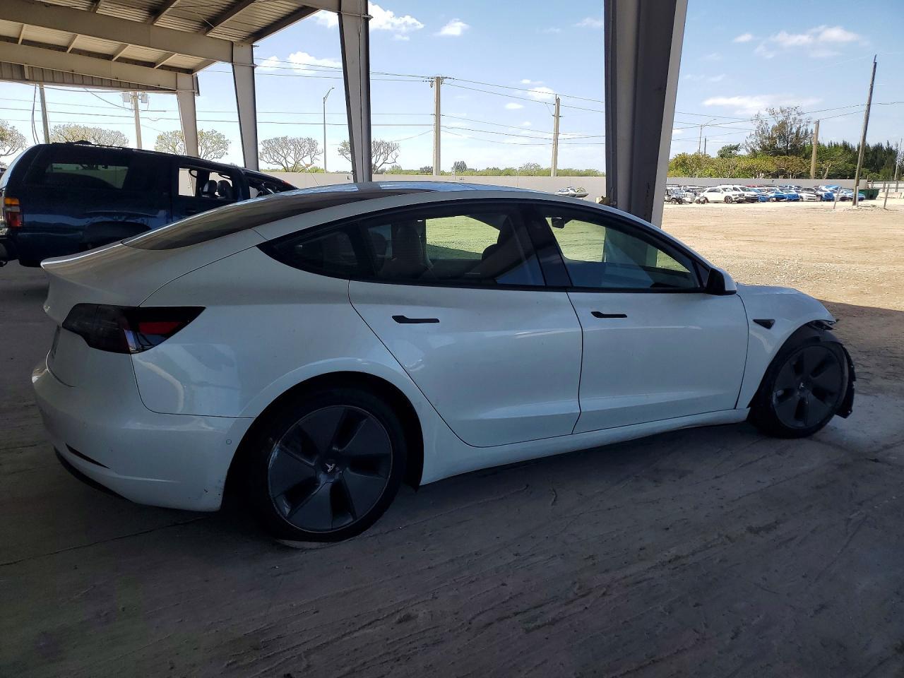 2021 Tesla Model 3 - Image 3