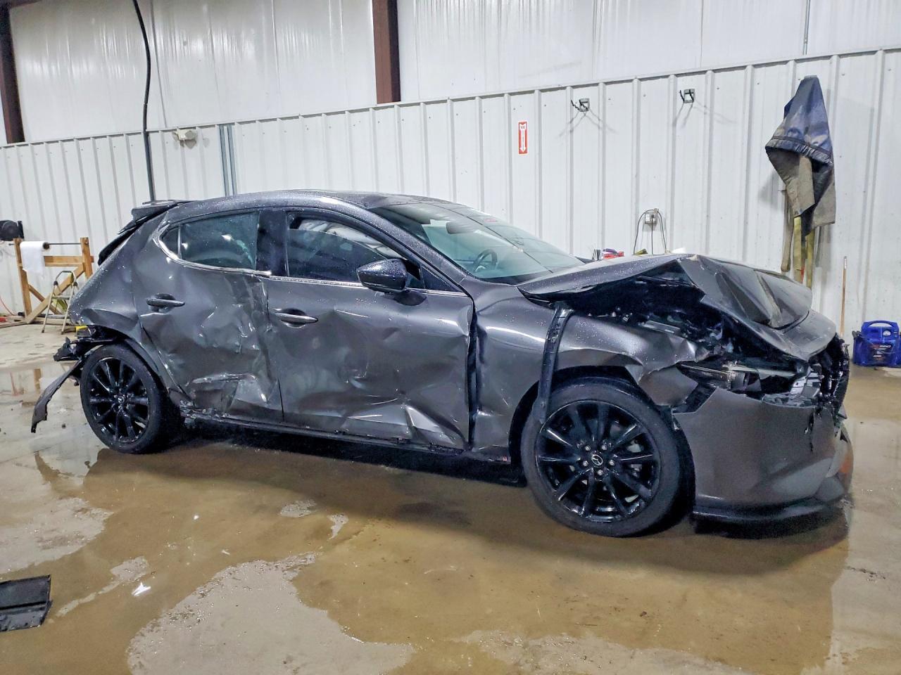 2021 Mazda 3 Premium Plus - Фото 4