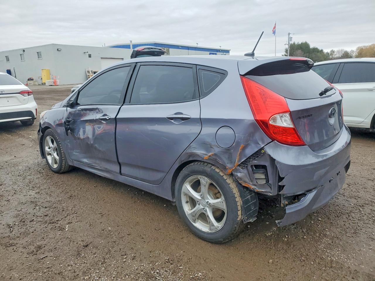 2017 Hyundai Accent Se - Image 2