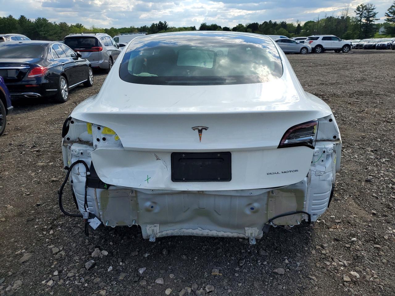 2022 Tesla Model 3 - Фото 6
