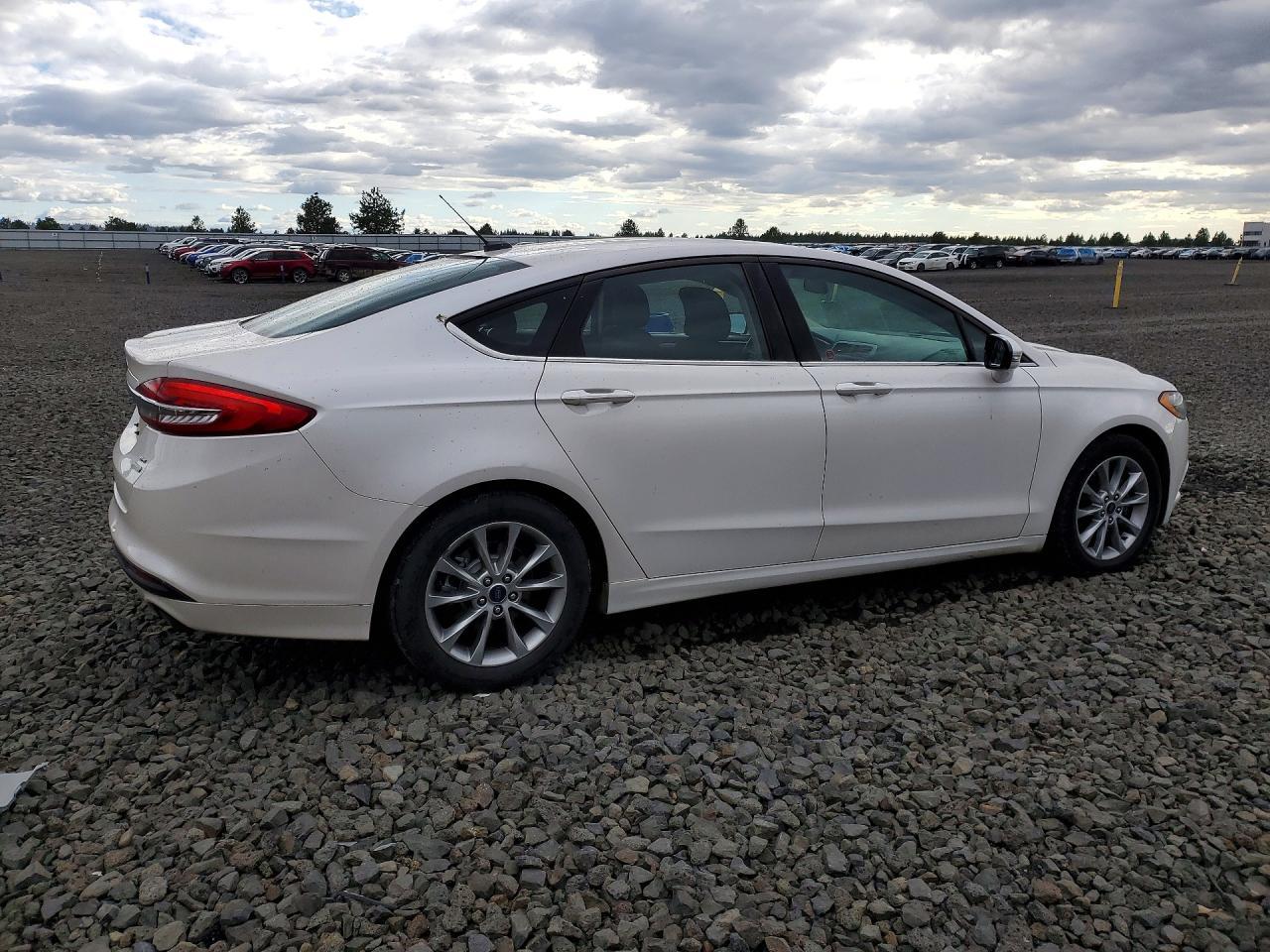 2017 Ford Fusion Se - Image 3