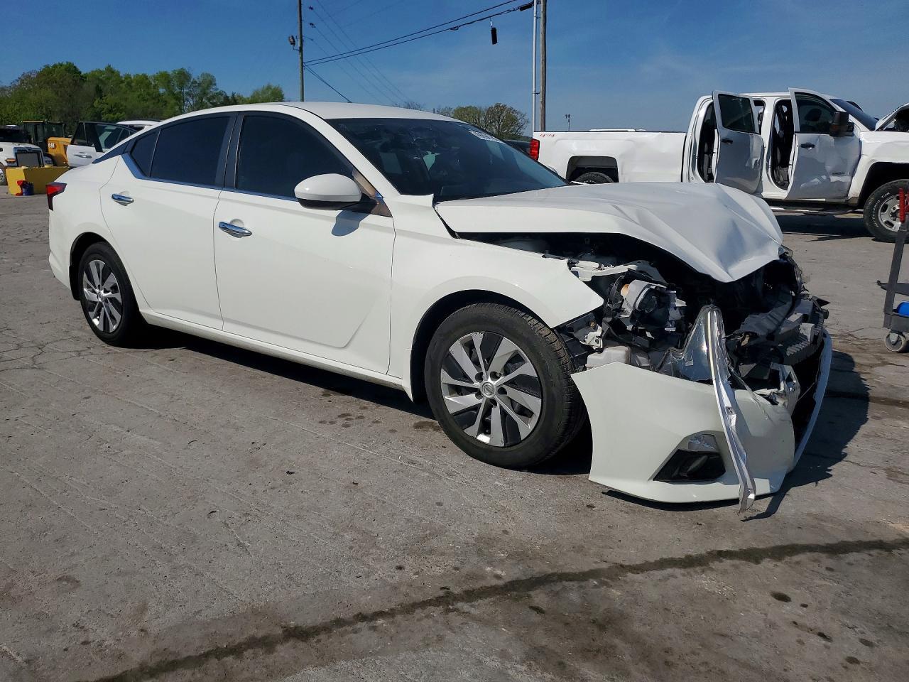 2019 Nissan Altima S - Image 4