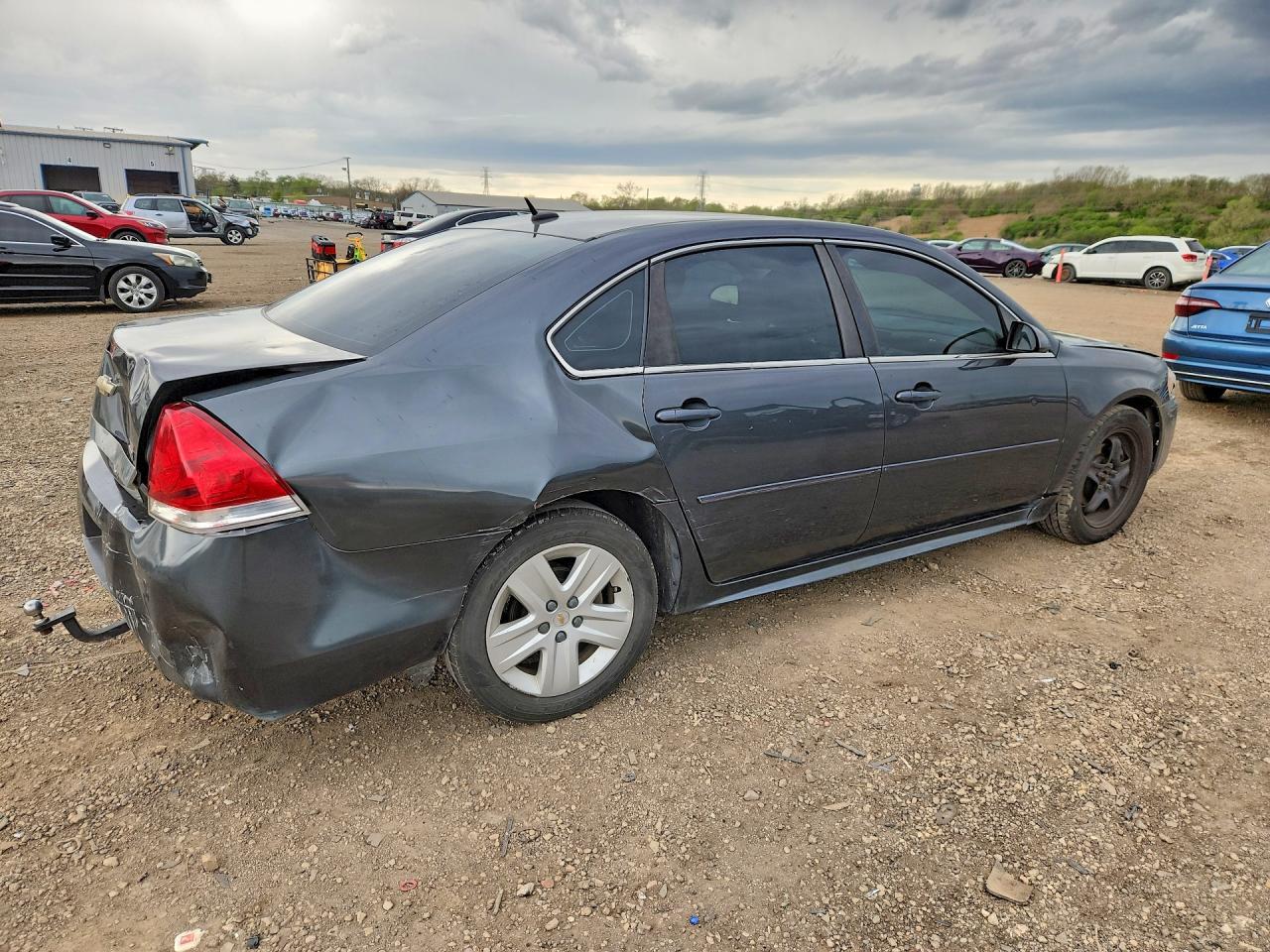 2011 Chevrolet Impala Ls - Фото 3