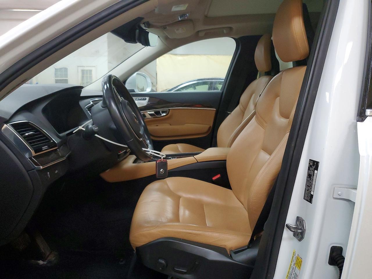 2016 Volvo Xc90 T6 - Image 7
