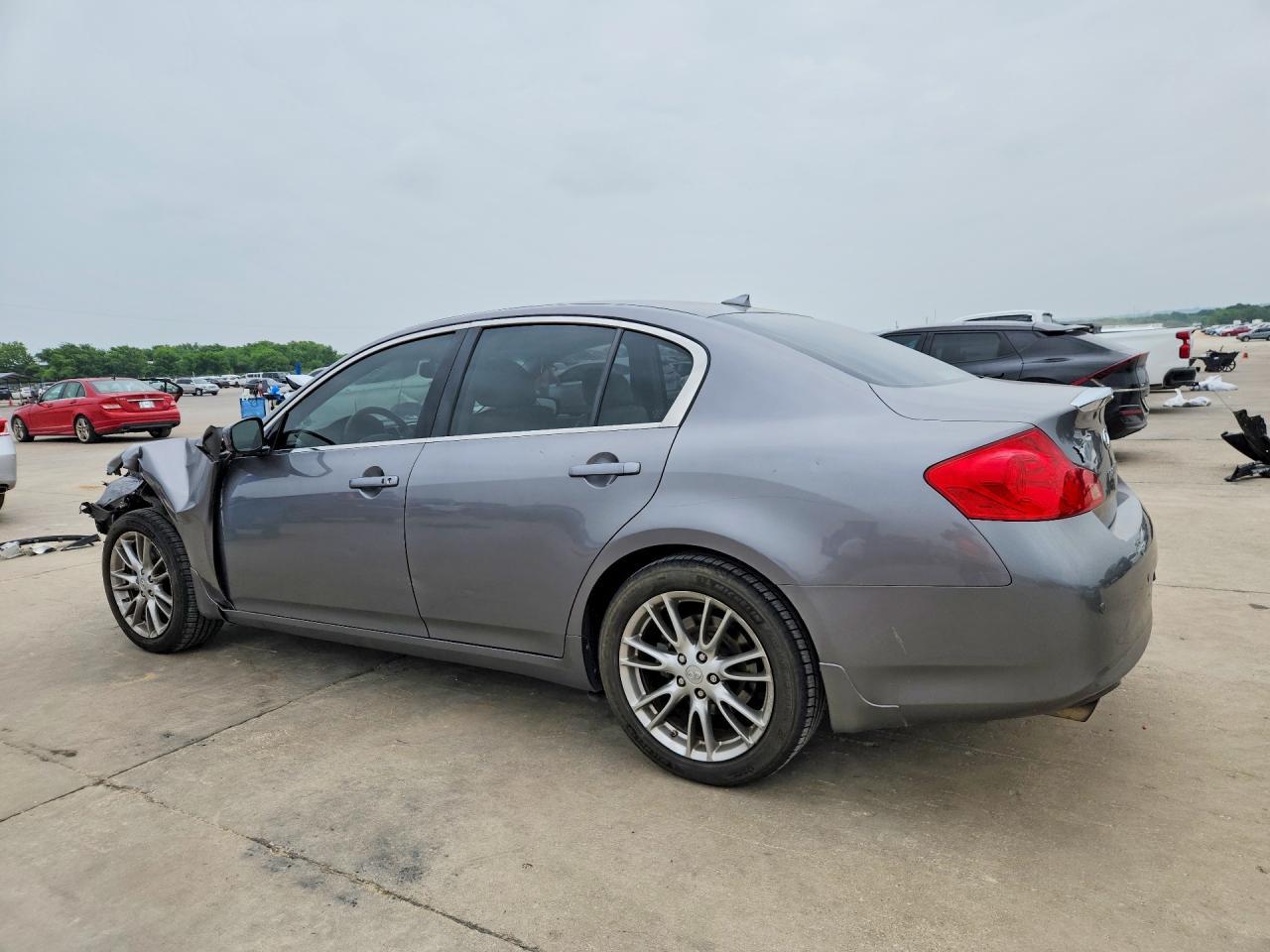2011 Infiniti G37 Base - Image 2