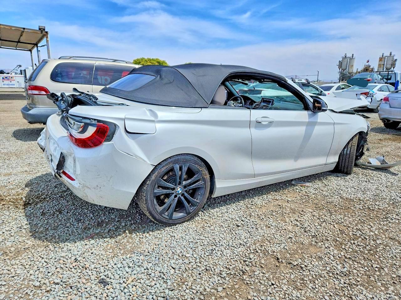 2015 BMW 228 Xi - Фото 3