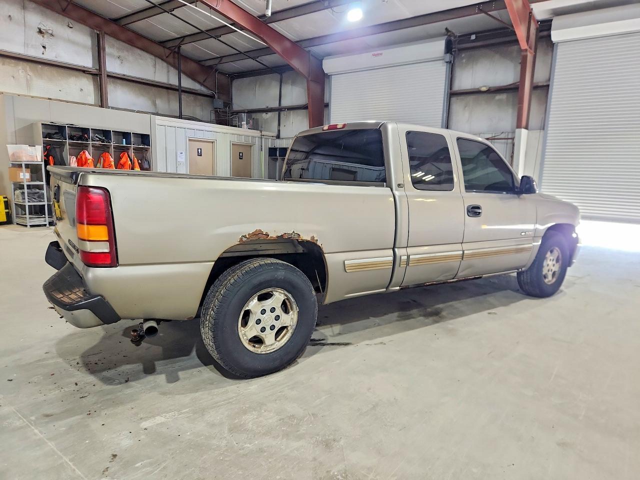 2001 Chevrolet Silverado C1500 - Фото 3