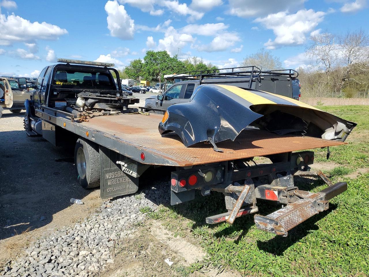 2011 Ford F650 Super Duty - Фото 3