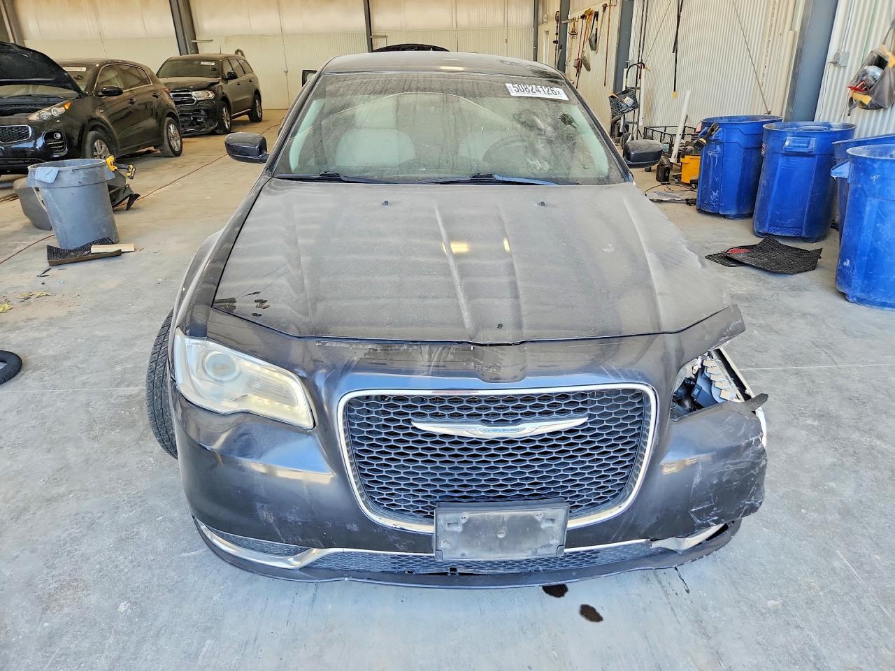 2015 Chrysler 300 Limited - Фото 5