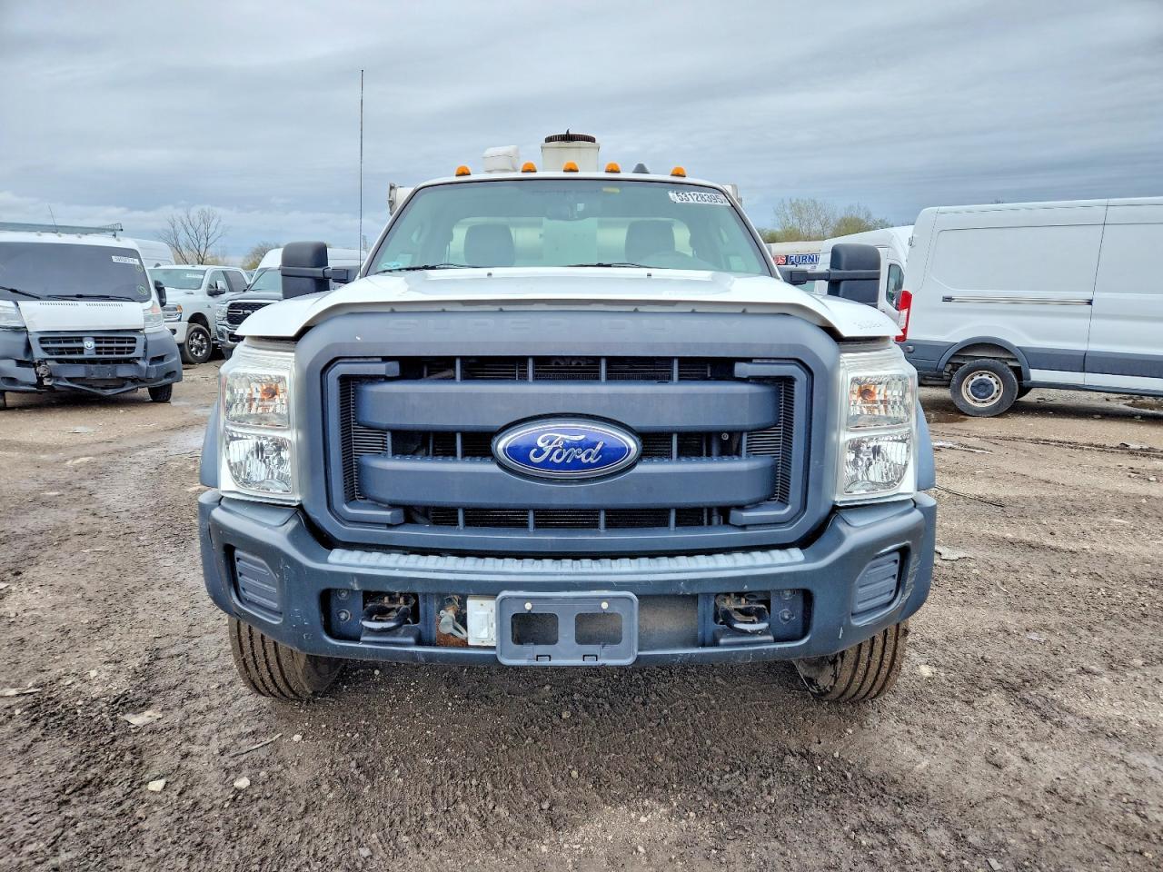 2013 Ford F450 Super Duty Bucket Truck - Фото 2