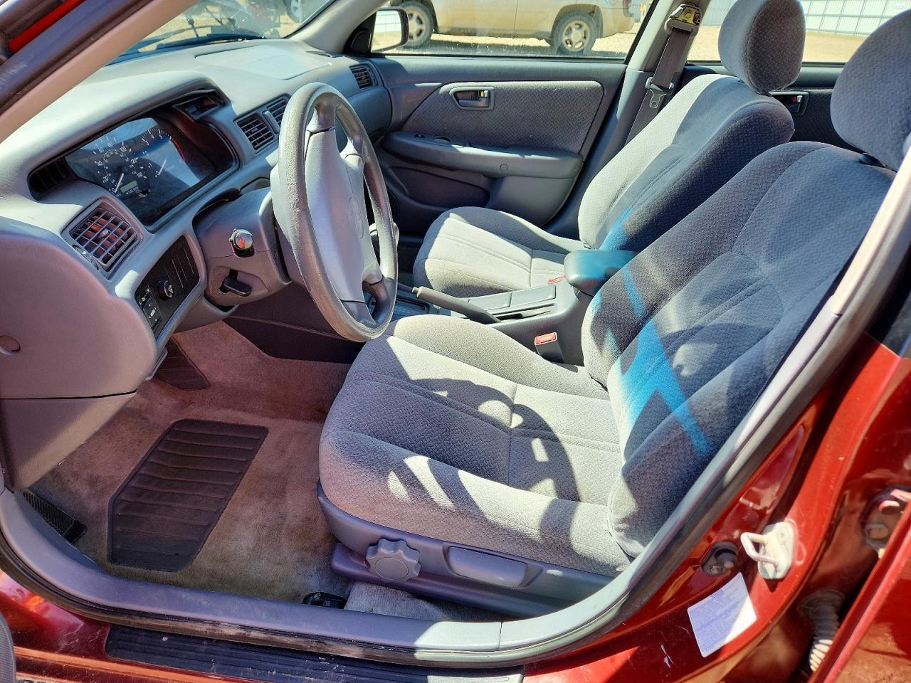 2001 Toyota Camry Le - Фото 7