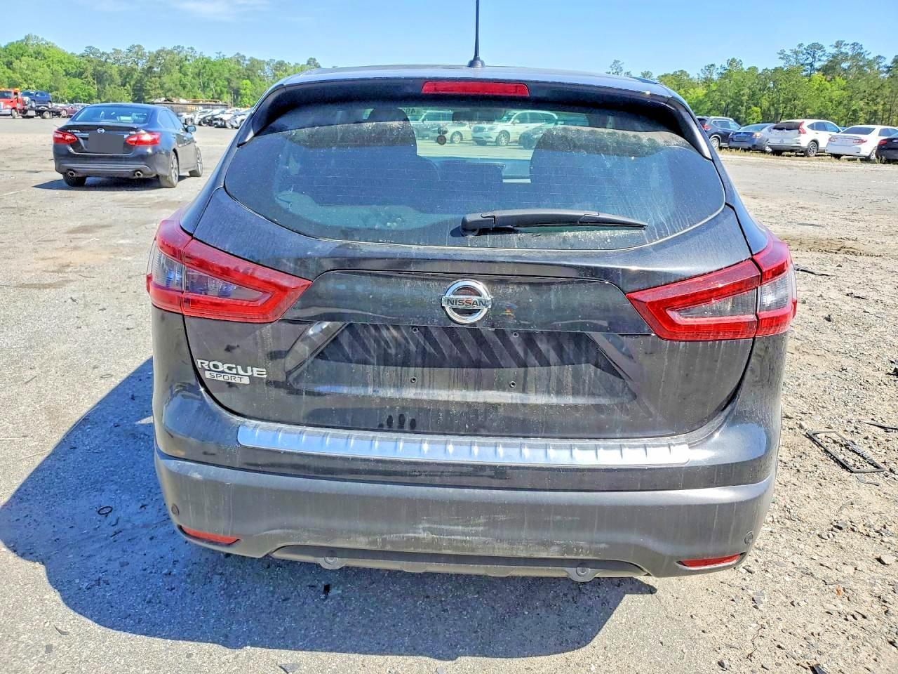 2020 Nissan Rogue Sport S - Image 6