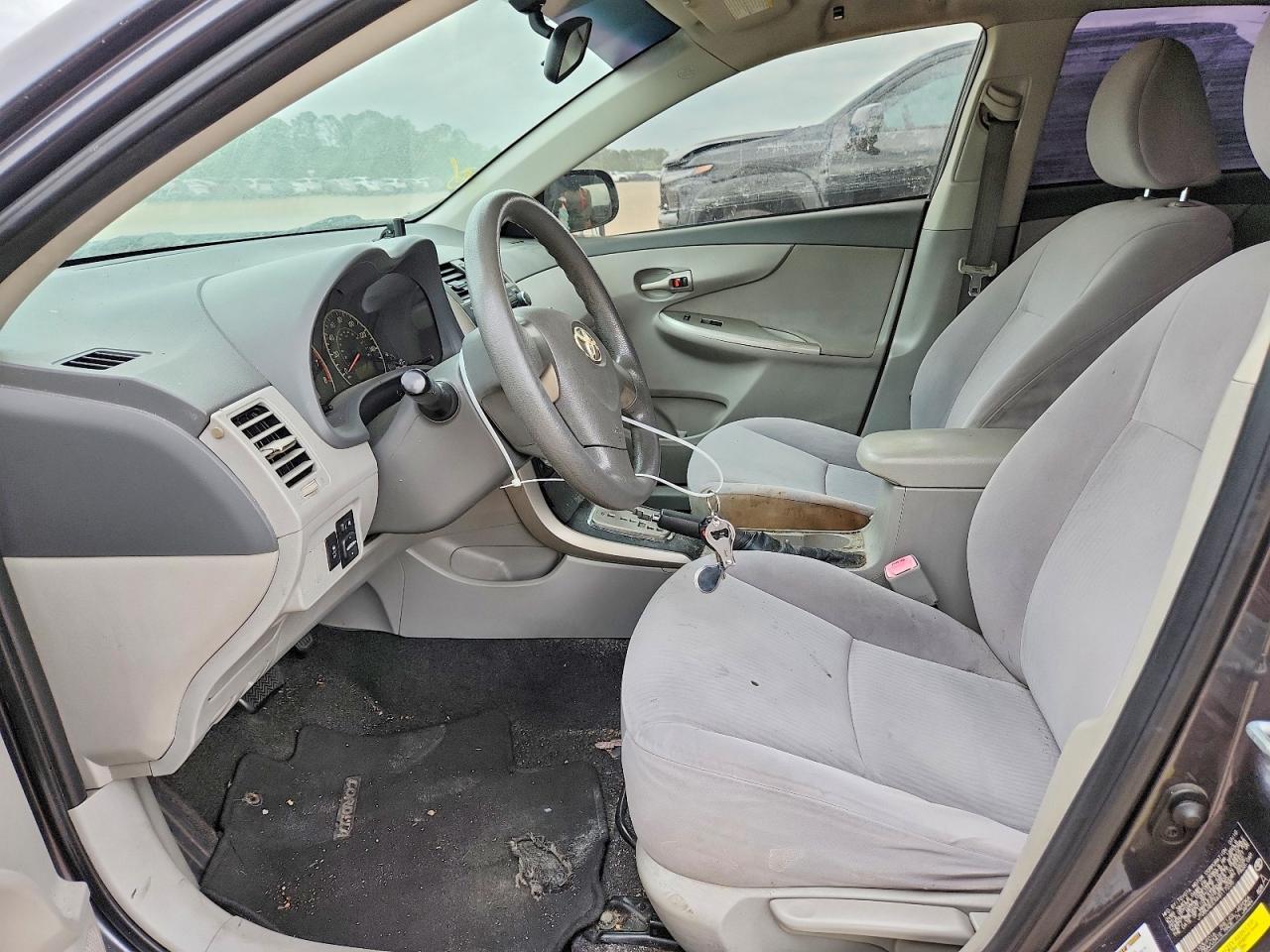 2010 Toyota Corolla Le - Фото 7