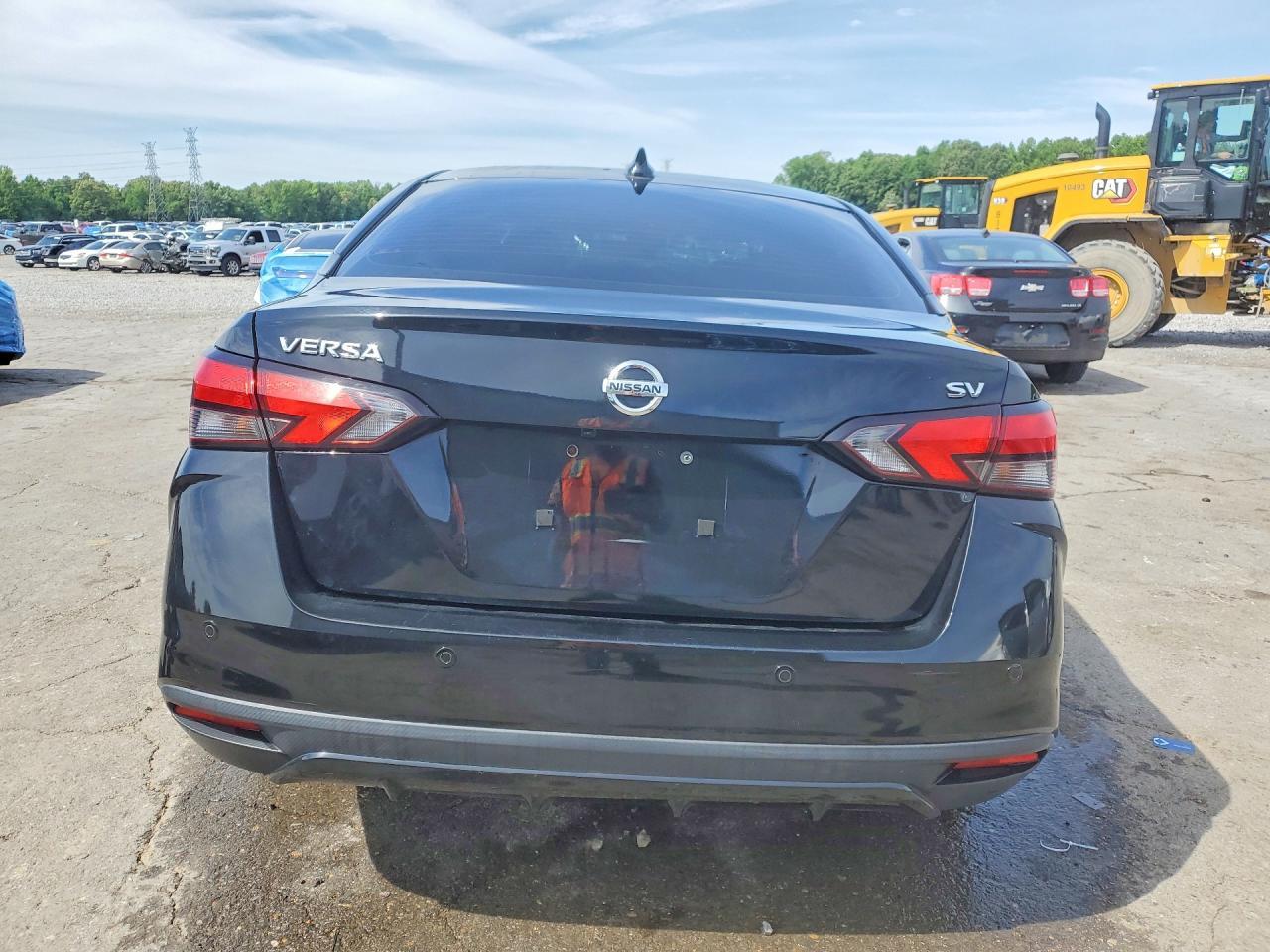 2020 Nissan Versa Sv - Image 6