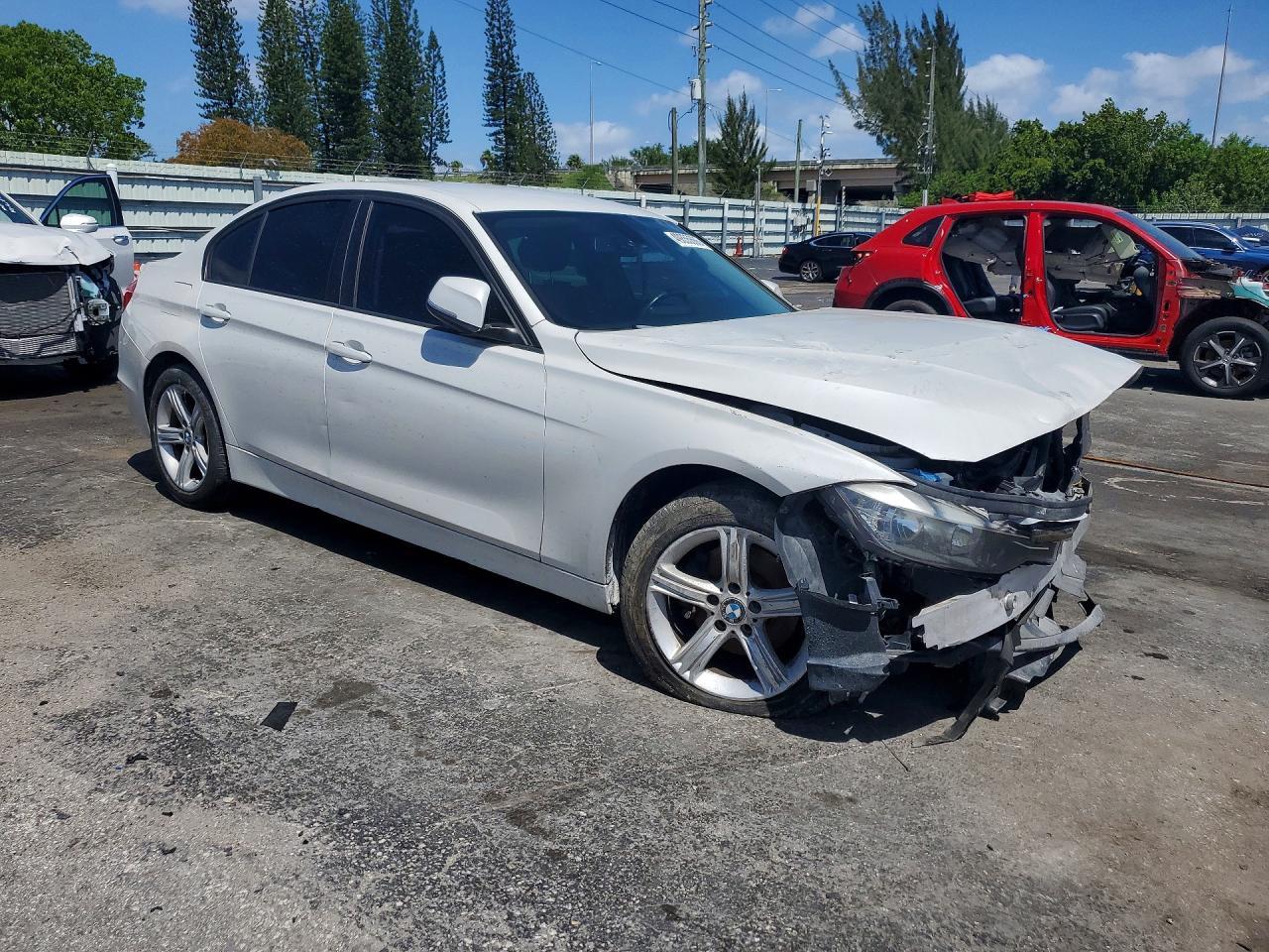 2014 BMW 320 I - Image 4