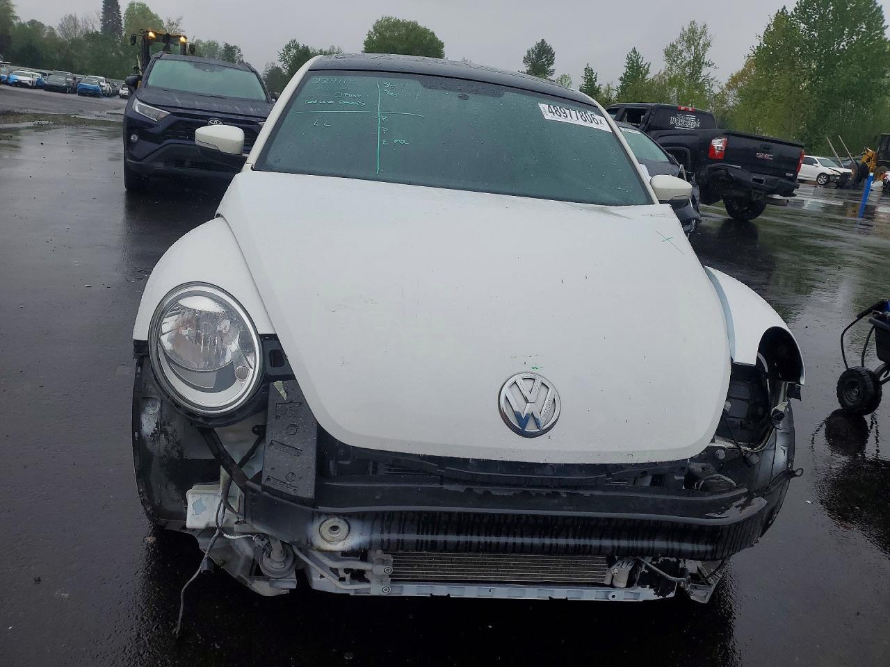 2013 Volkswagen Beetle - Фото 5