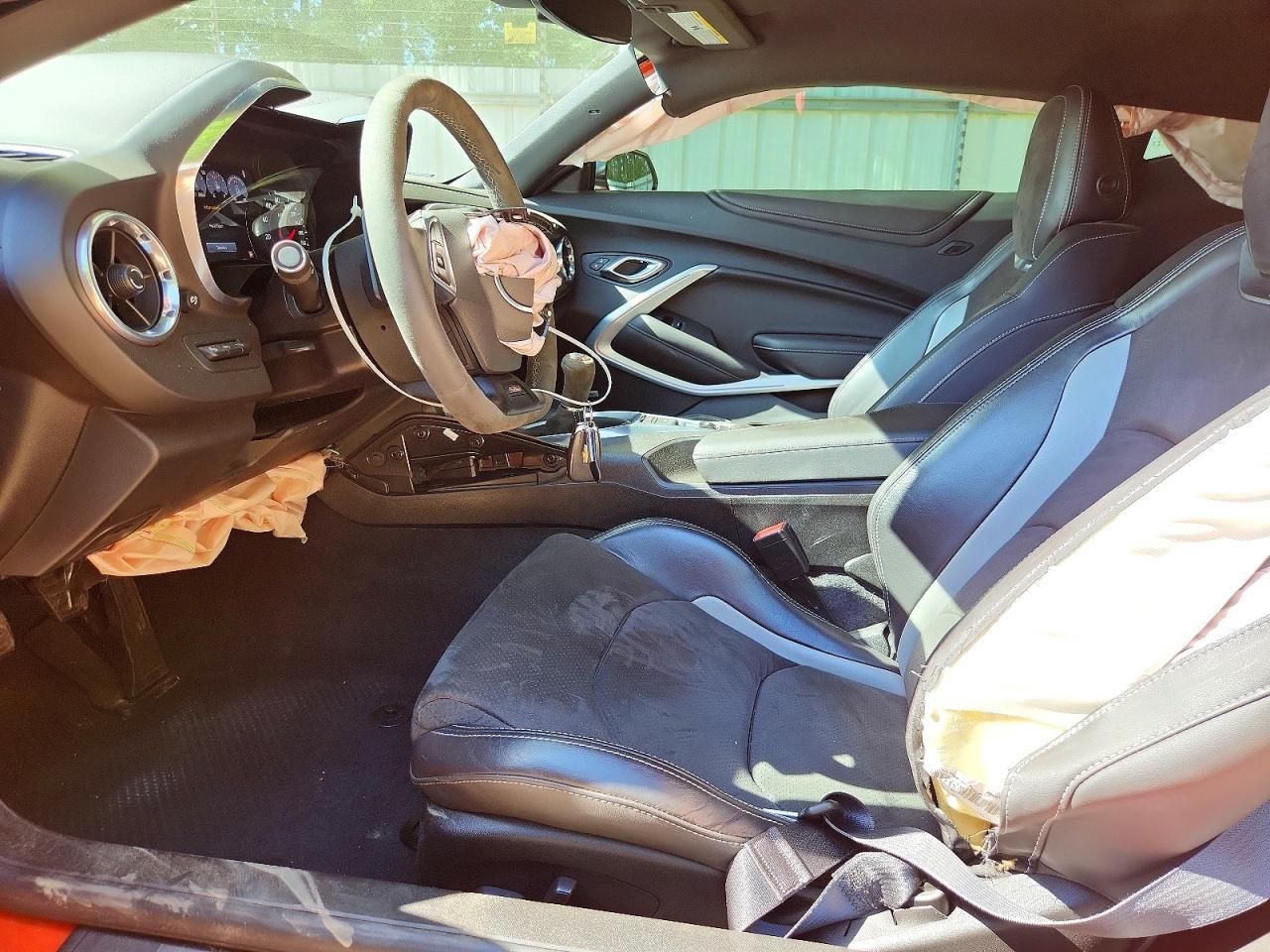 2019 Chevrolet Camaro - Image 7