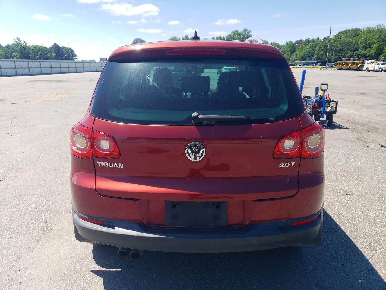 2011 Volkswagen Tiguan S - Image 6