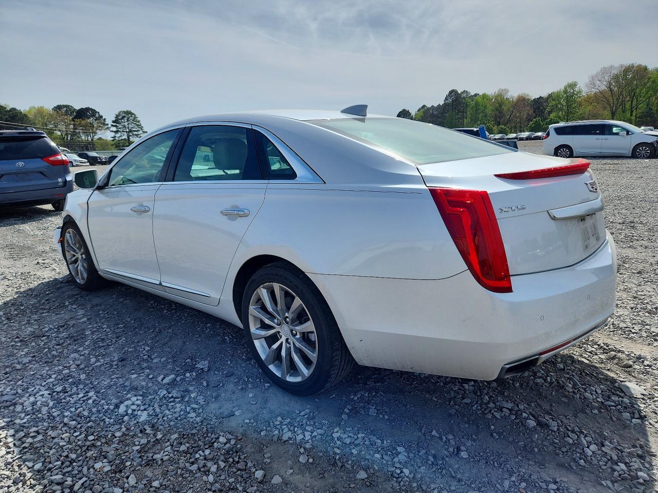 2016 Cadillac Xts Luxury Collection - Image 2