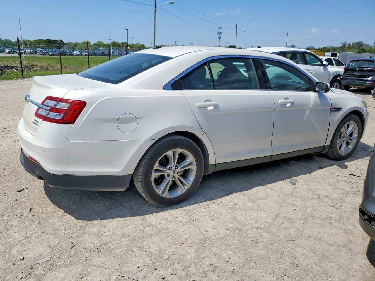 2014 Ford Taurus Sel - Image 3