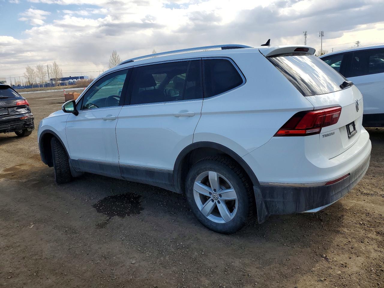 2020 Volkswagen Tiguan Sel Premium R-Line - Image 2