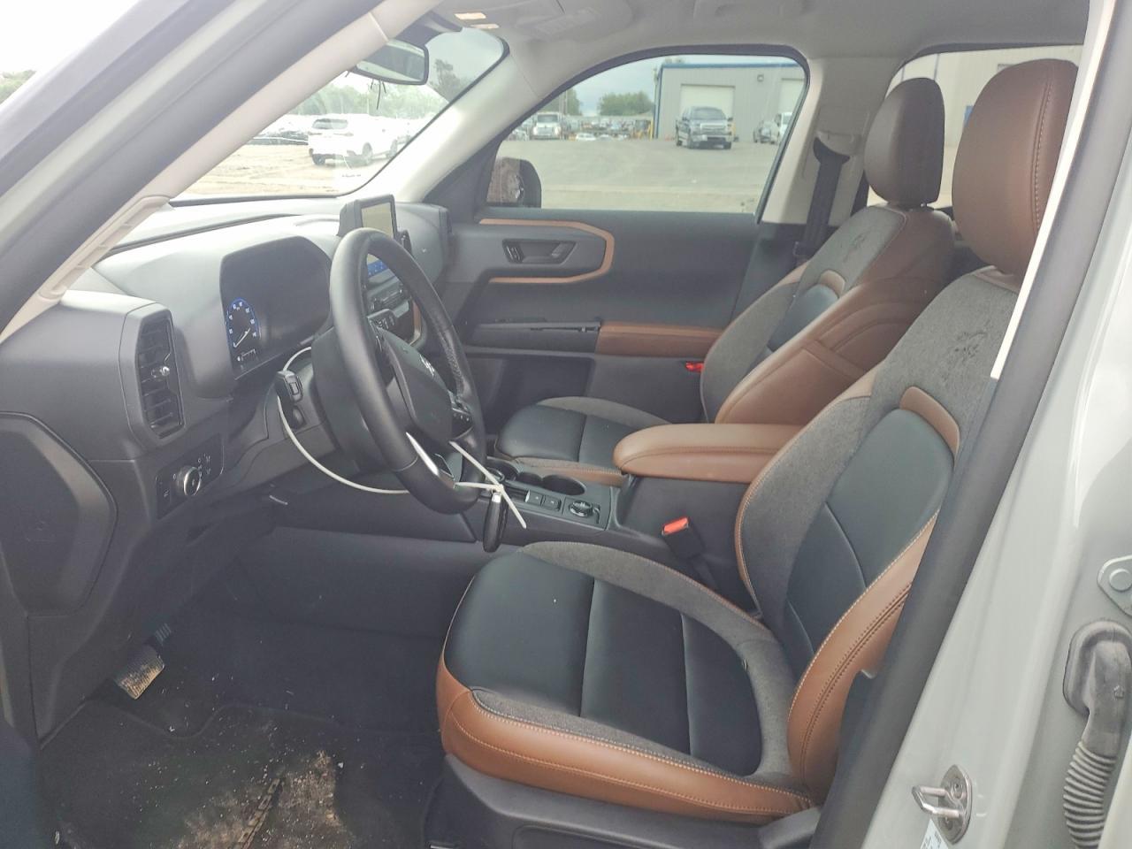 2024 Ford Bronco Sport Outer Banks - Image 7