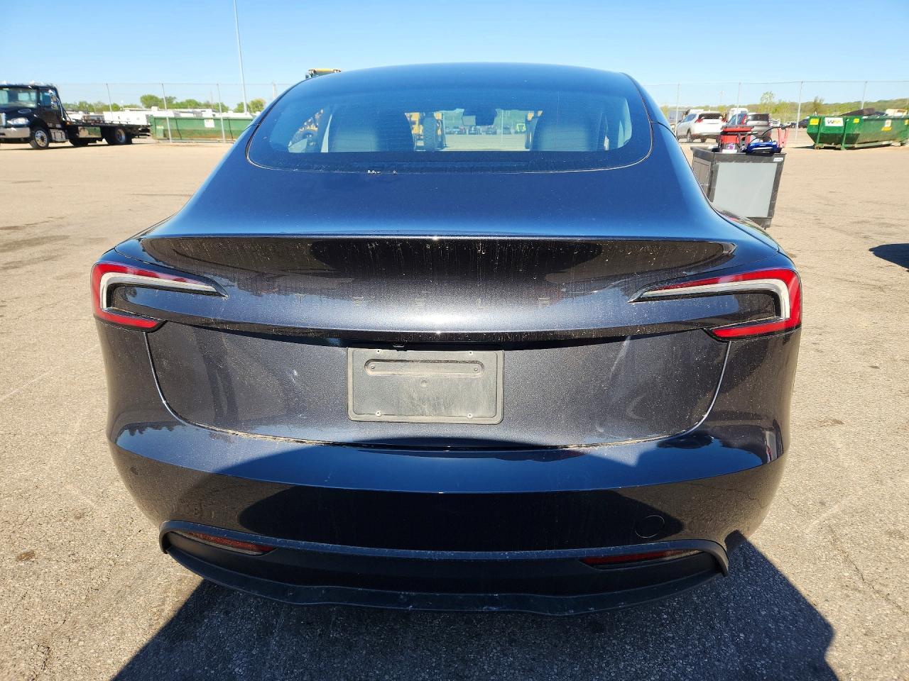 2026 Tesla 3 - Фото 6