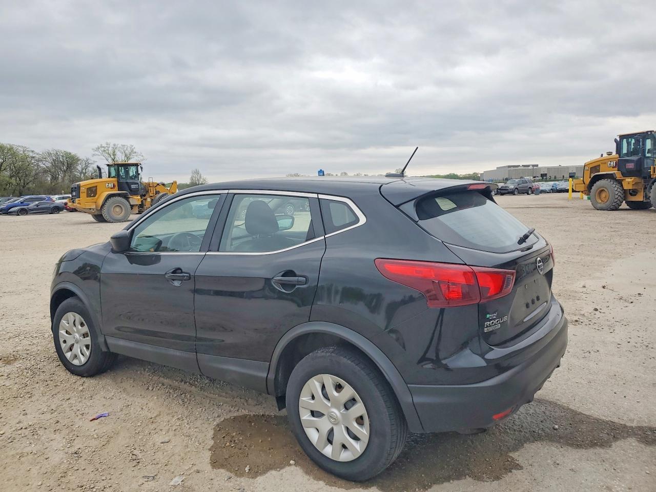 2019 Nissan Rogue Sport S - Image 2