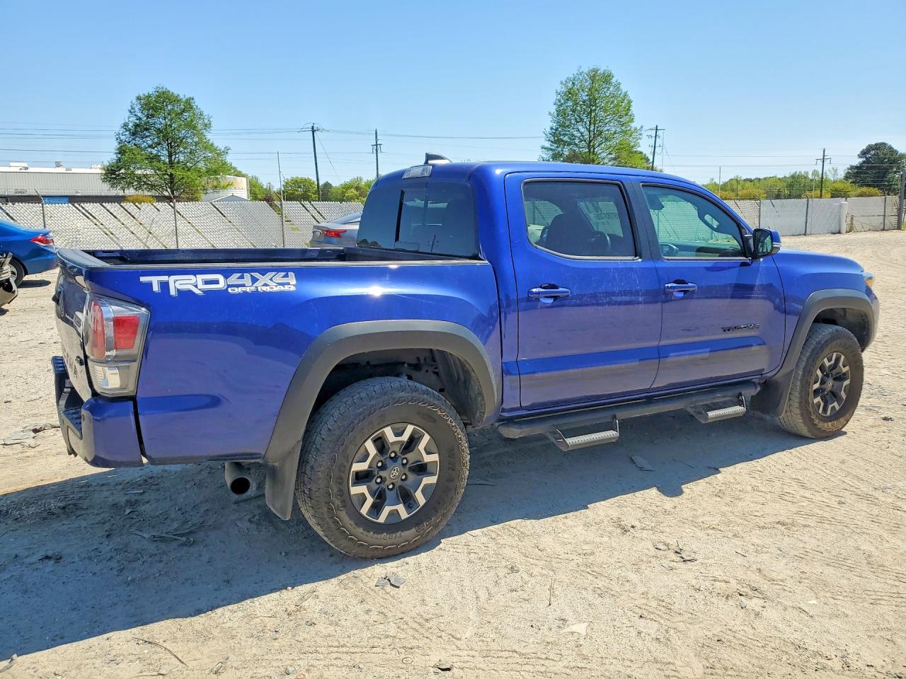 2022 Toyota Tacoma Trd Off-Road - Image 3