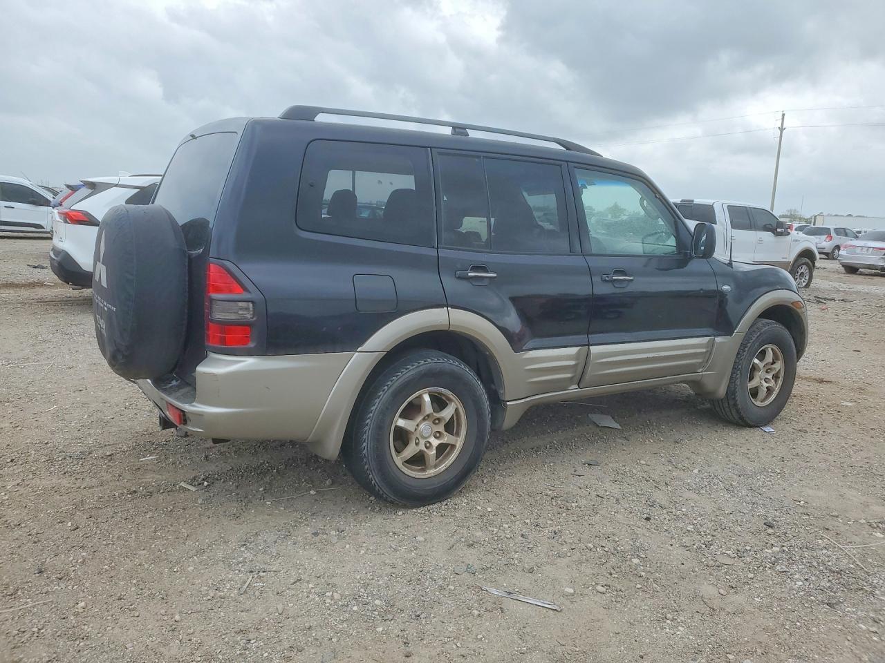 2001 Mitsubishi Montero Xls - Image 3