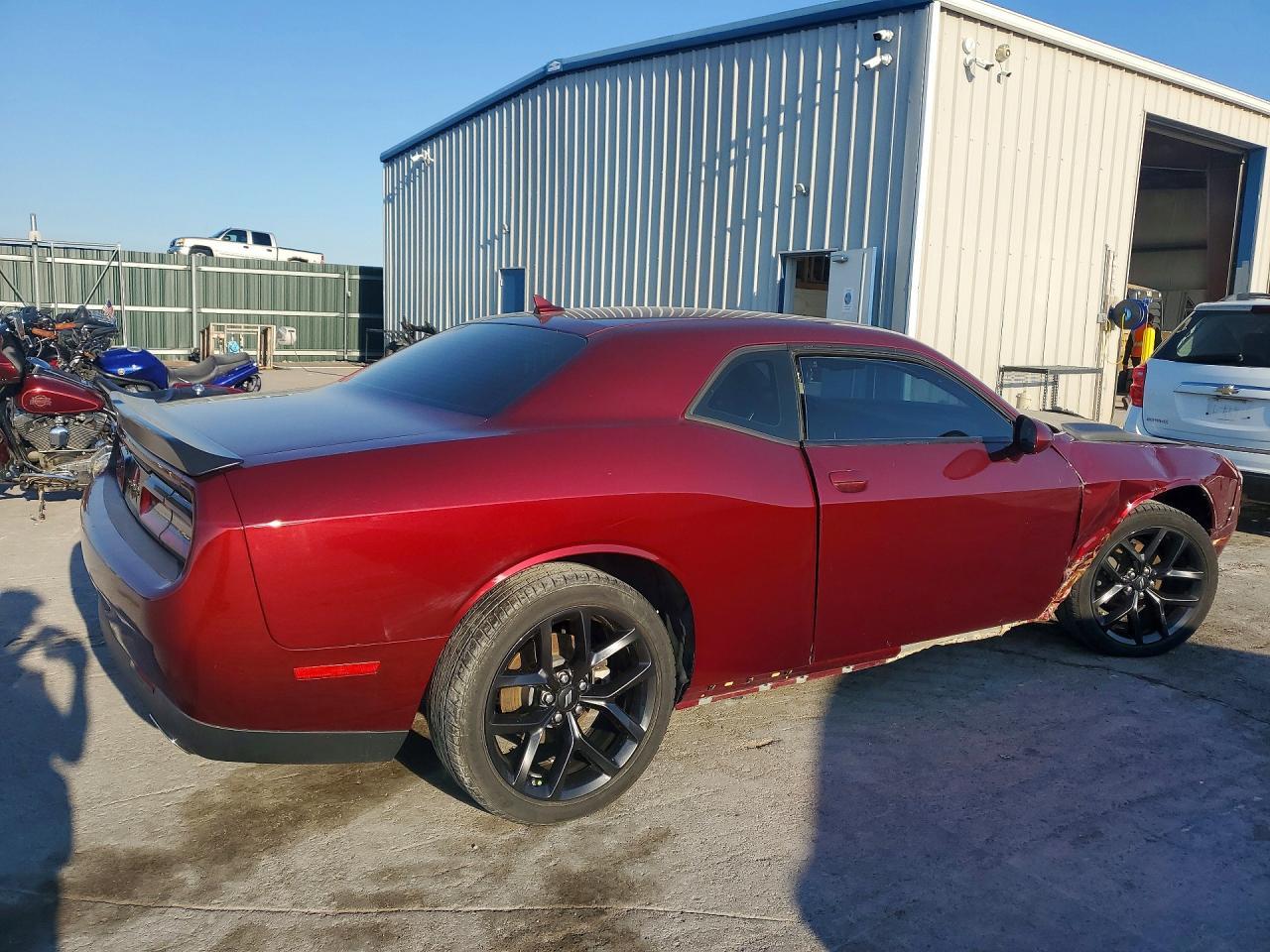 2022 Dodge Challenger Sxt - Image 3