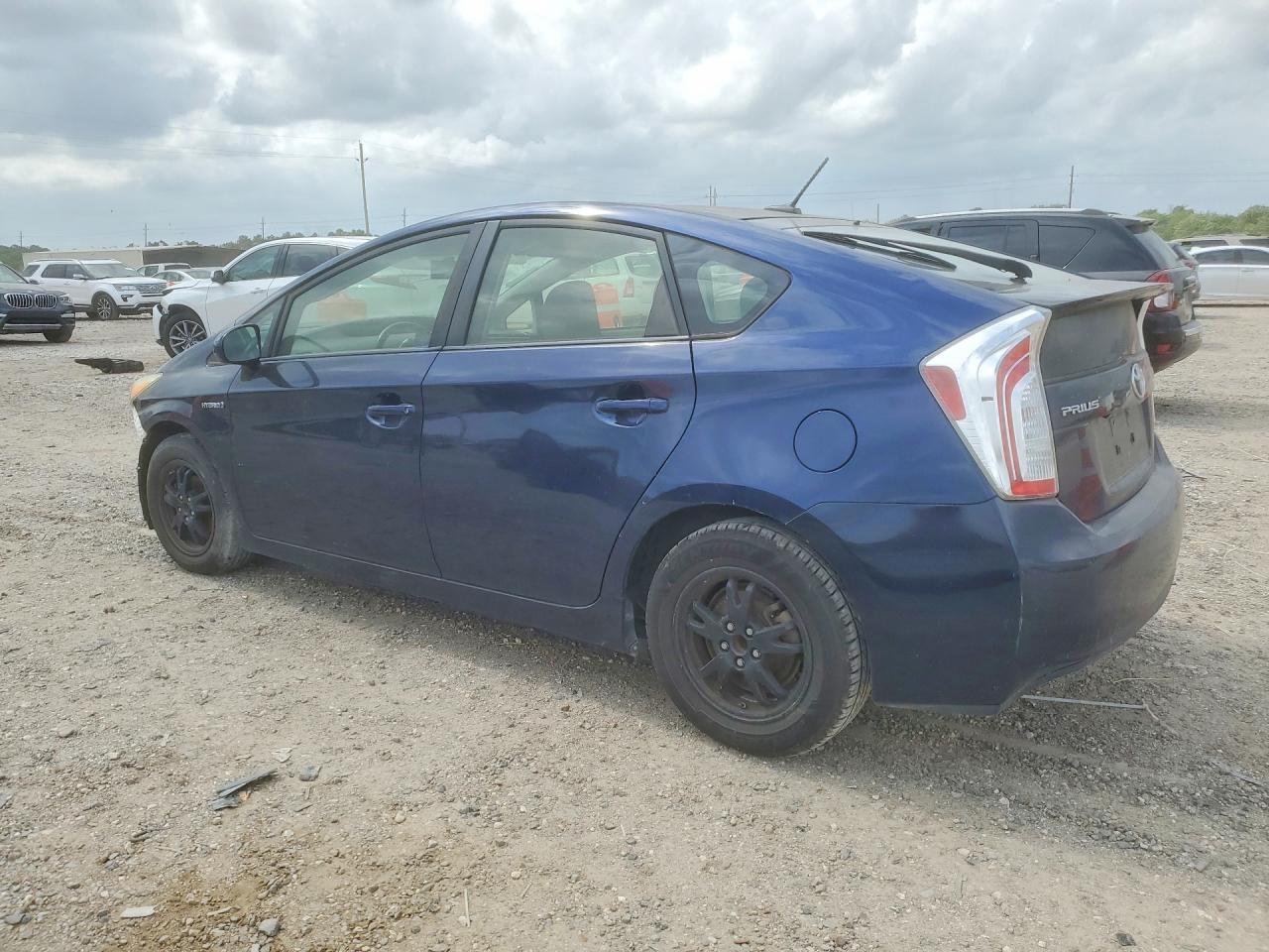 2013 Toyota Prius Three - Фото 2