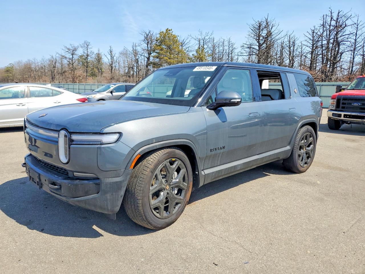 2025 Rivian R1S Adventure