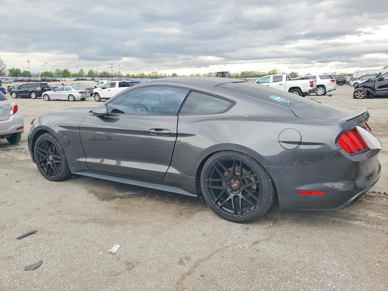 2016 Ford Mustang - Фото 2