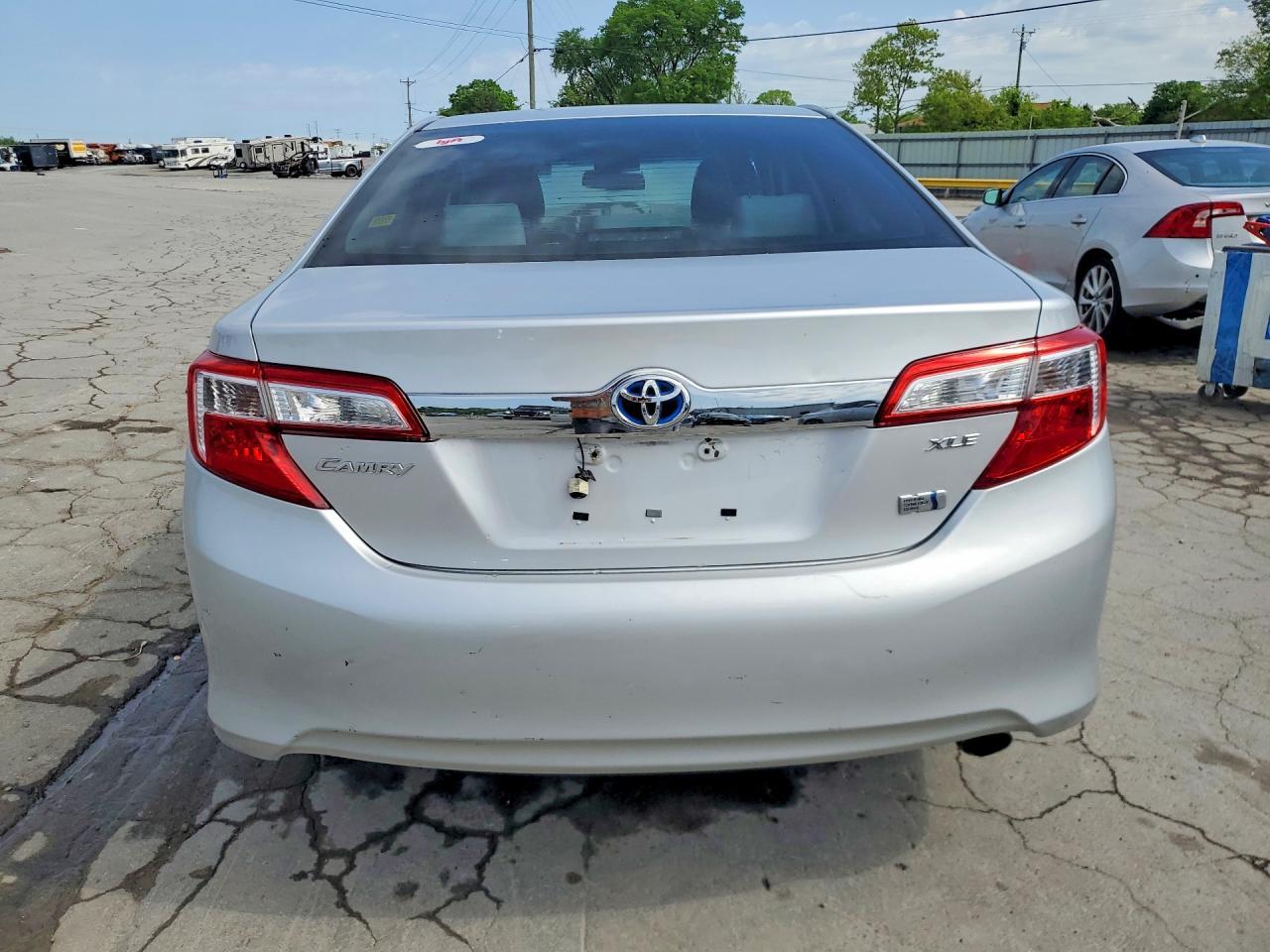 2014 Toyota Camry Hybrid Xle - Image 6