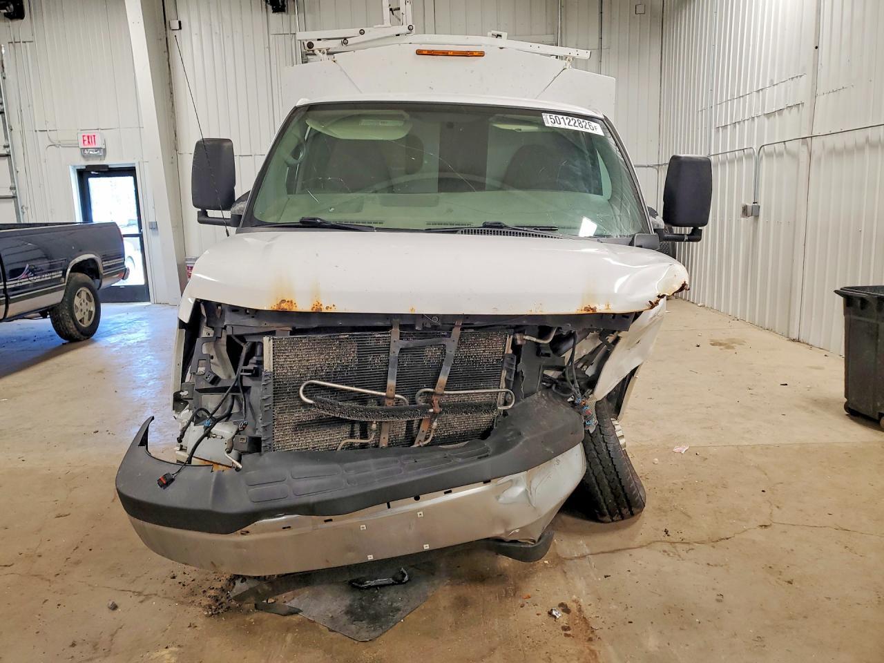 2014 Chevrolet Express G3500 - Image 5