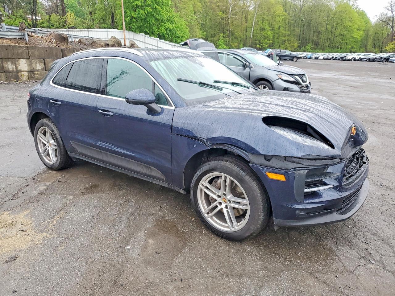 2021 Porsche Macan - Image 4