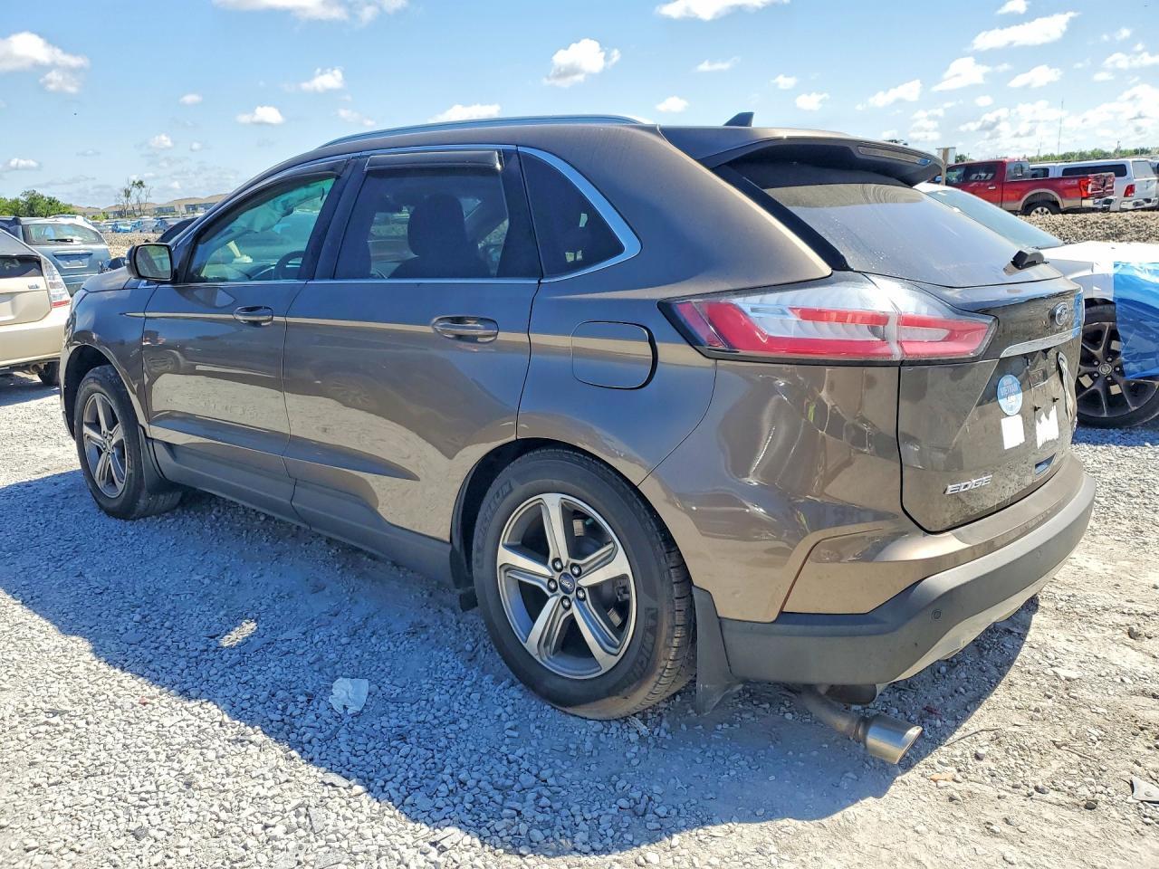 2019 Ford Edge Sel - Image 2