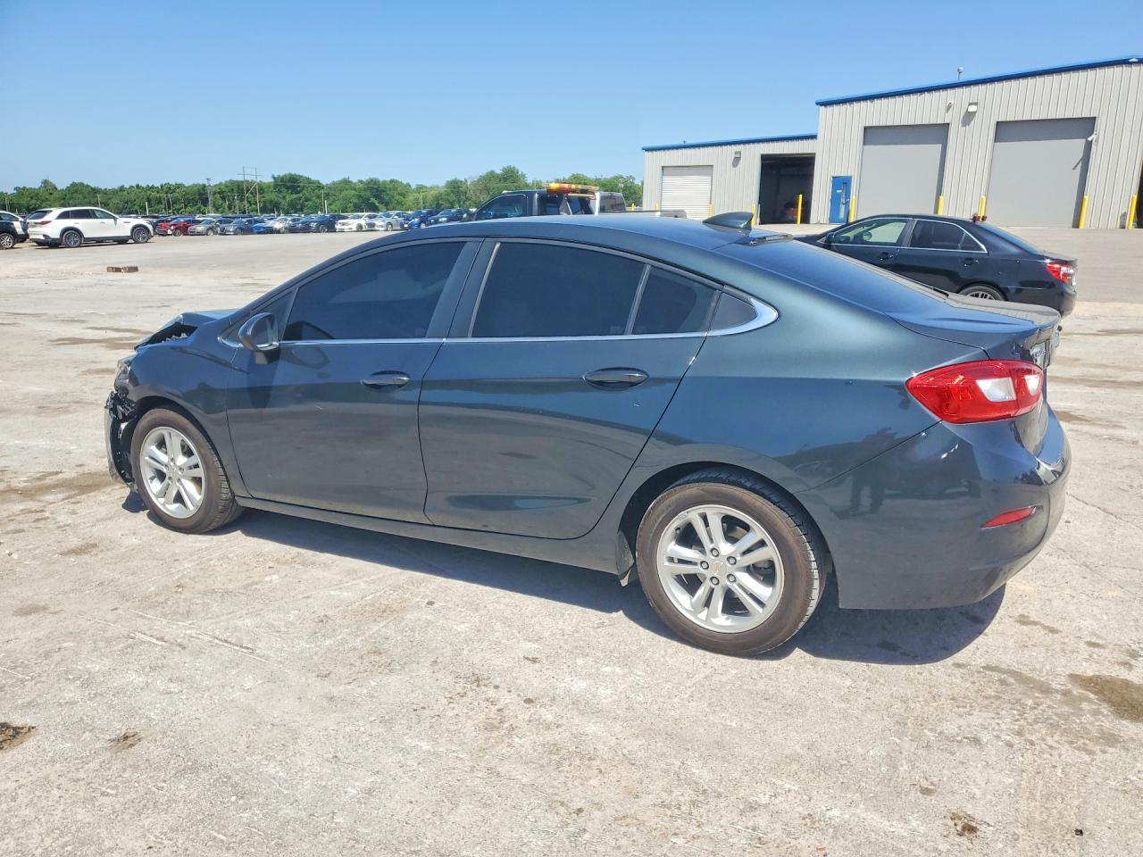 2017 Chevrolet Cruze Lt - Фото 2