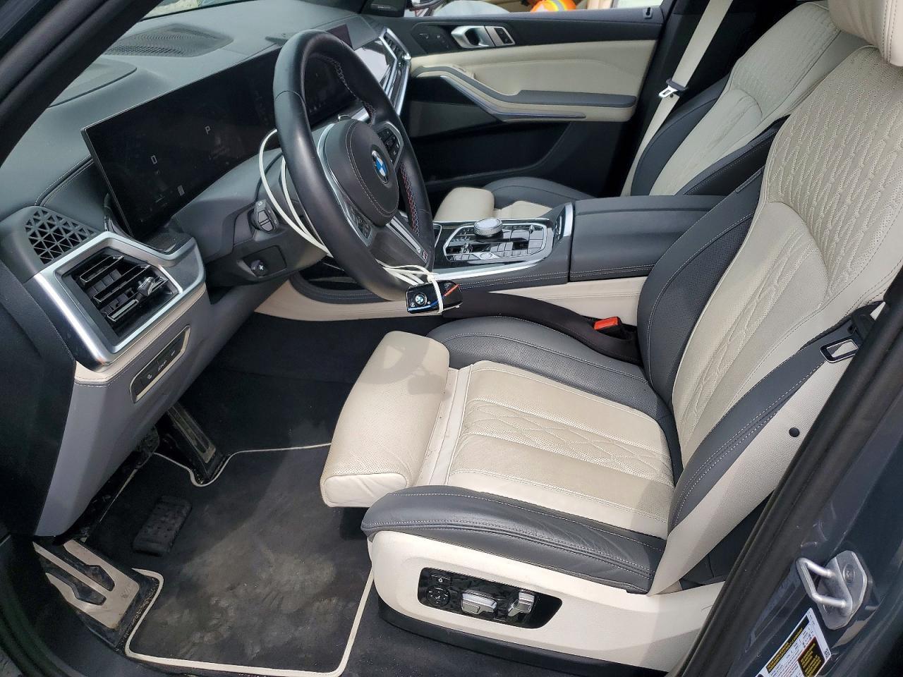 2025 BMW X7 M60I - Фото 7