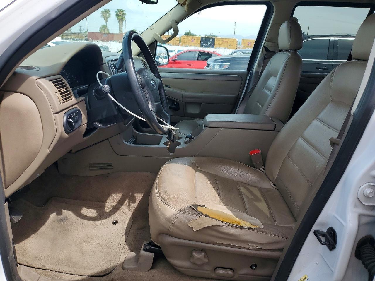 2004 Ford Explorer Xlt - Image 7