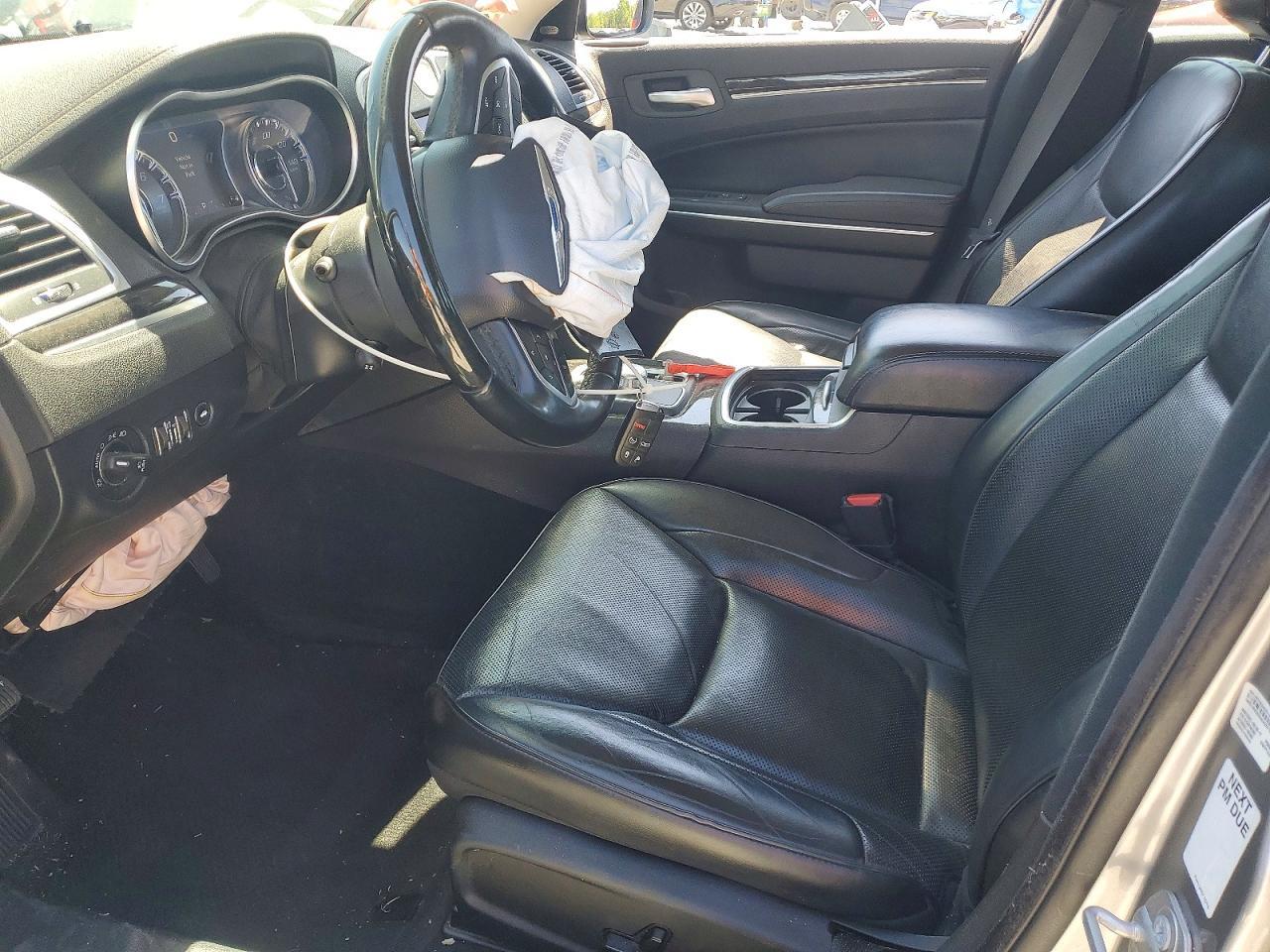 2018 Chrysler 300 Limited - Image 7