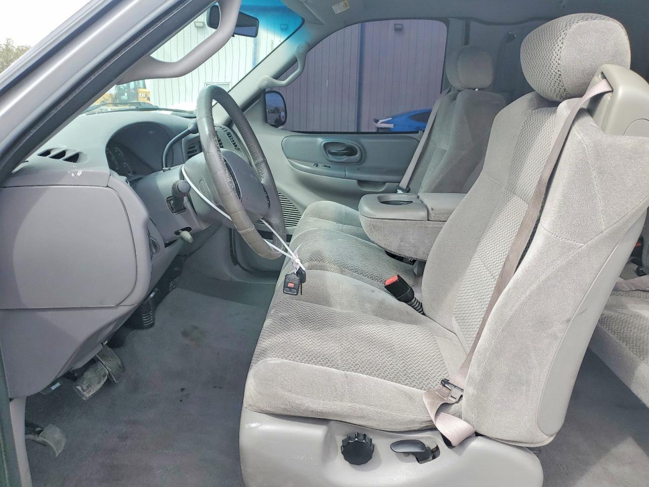 2002 Ford F150 - Image 7